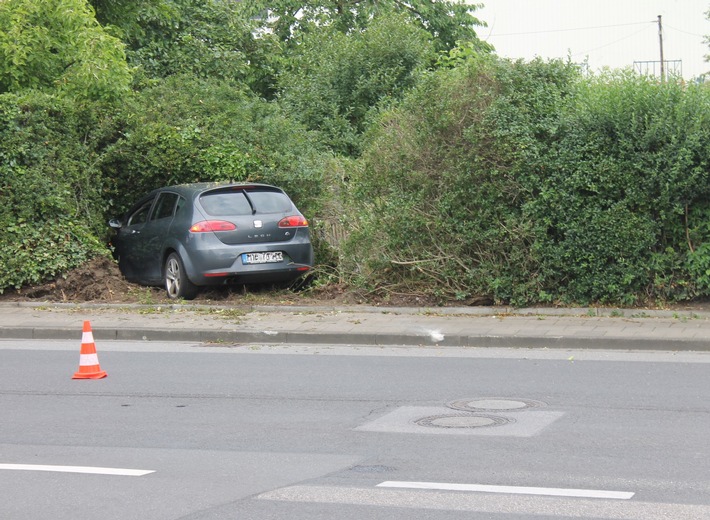 POL-AC: Verfolgungsfahrt in Aachen - Autofahrer ohne Führerschein unterwegs