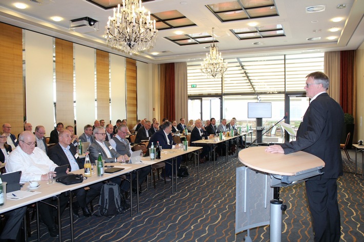 Vitako diskutiert Strategie der Datenzentralen auf der diesjährigen Mitliederversammlung in Paderborn