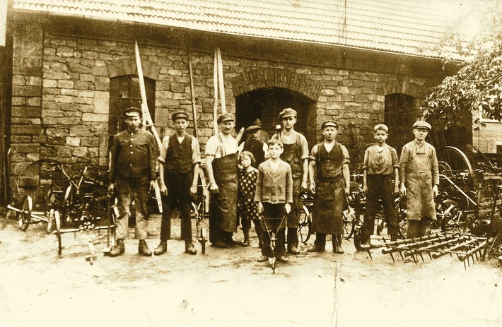 SAF-HOLLAND blickt auf 145 Jahre Unternehmensgeschichte