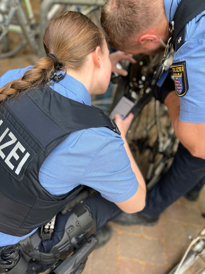 POL-DA: Bensheim: Kontrolltag am Bahnhof/Drei gestohlene Fahrräder