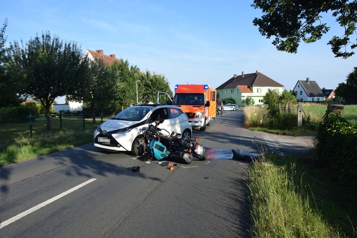 POL-HF: Verkehrsunfall mit Personenschaden - 
PKW und Motorrad kollidieren