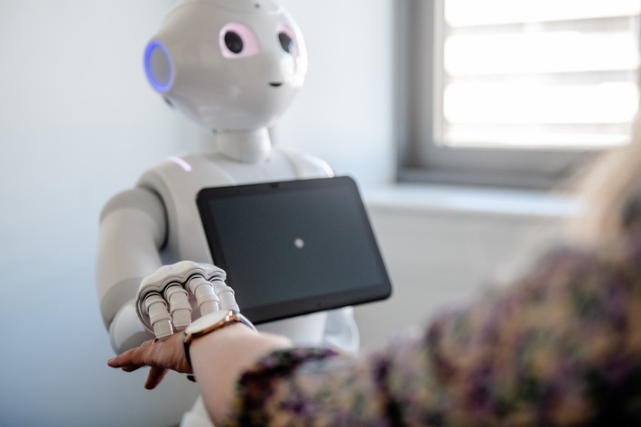 Psychologie-Studie: Wenn der Roboter die Hand tätschelt