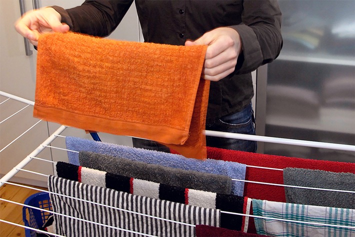 R+V: Mieter dürfen Wäsche in der Wohnung trocknen