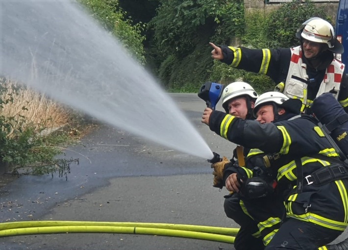 FW-EN: Drei Einsätze in kurzer Folge: Flächenbrand am Wienbergweg