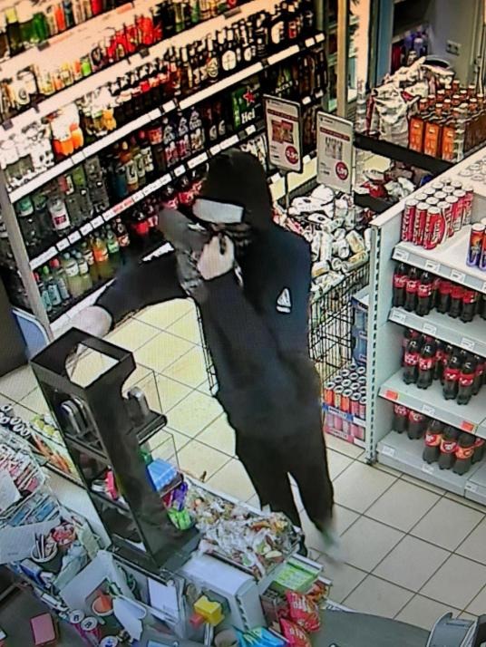 POL-NMS: 20260707-1-PDNMS-Öffentlichkeitsfahndung nach drei Überfällen auf Tankstellen in Schenefeld, Stafstedt und Hohenwestedt