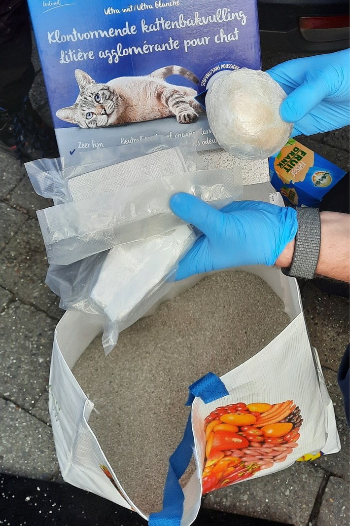 HZA-MS: Berauschende Katzenstreu bei Zollkontrolle entdeckt / Hauptzollamt Münster findet ein knappes Pfund Heroin und Kokain