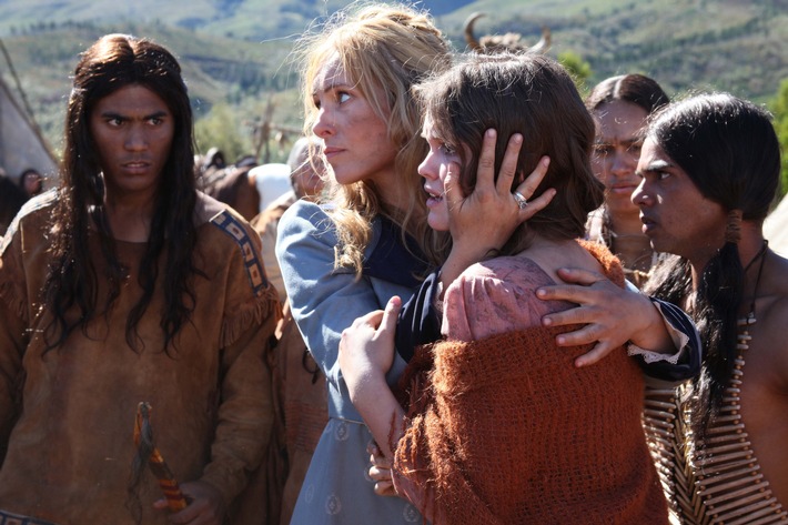 "Bildgewaltig inszeniert": Das große SAT.1-TV-Event "In einem wilden Land" mit Emilia Schüle, Nadja Uhl und Benno Fürmann am 12. November 2013, um 20:15 Uhr (FOTO)