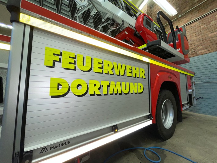 FW-DO: Zimmerbrand in einem Mehrfamilienhaus am Nordmarkt