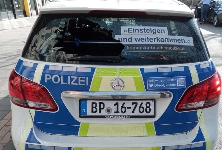 BPOL-KI: Dienstfahrzeug der Bundespolizei am helllichten Tag beschädigt- Zeugen gesucht.