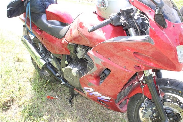 POL-PDKL: Motorradfahrer stürzt - schwerverletzt