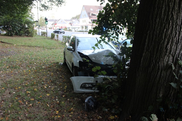 POL-RBK: Kürten - 31-jährige Bergisch Gladbacherin fährt frontal gegen einen Baum