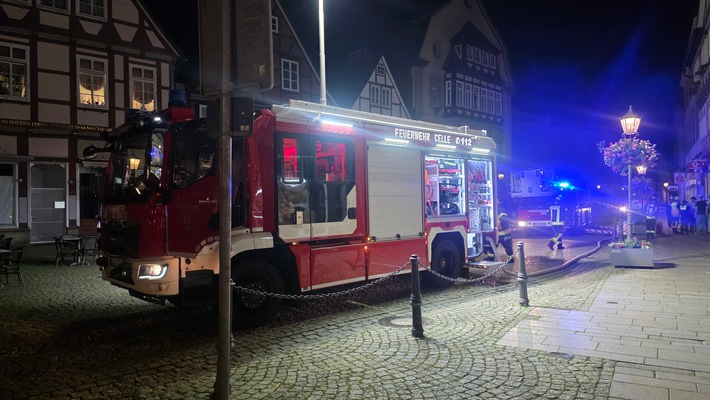 FW Celle: Rauchentwicklung in der historischen Altstadt von Celle
