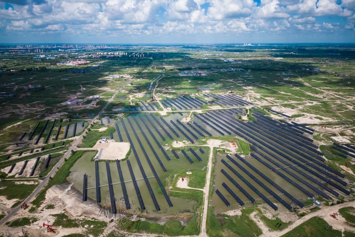 Aerial photo taken on July 21, 2022 shows the Xinghuo Water Surface Photovoltaic Demonstration Project of Daqing Oilfield in Daqing, northeast China's Heilongjiang Province. / Weiterer Text über ots und www.presseportal.de/nr/165350 / Die Verwendung dieses Bildes ist für redaktionelle Zwecke unter Beachtung ggf. genannter Nutzungsbedingungen honorarfrei. Veröffentlichung bitte mit Bildrechte-Hinweis.
