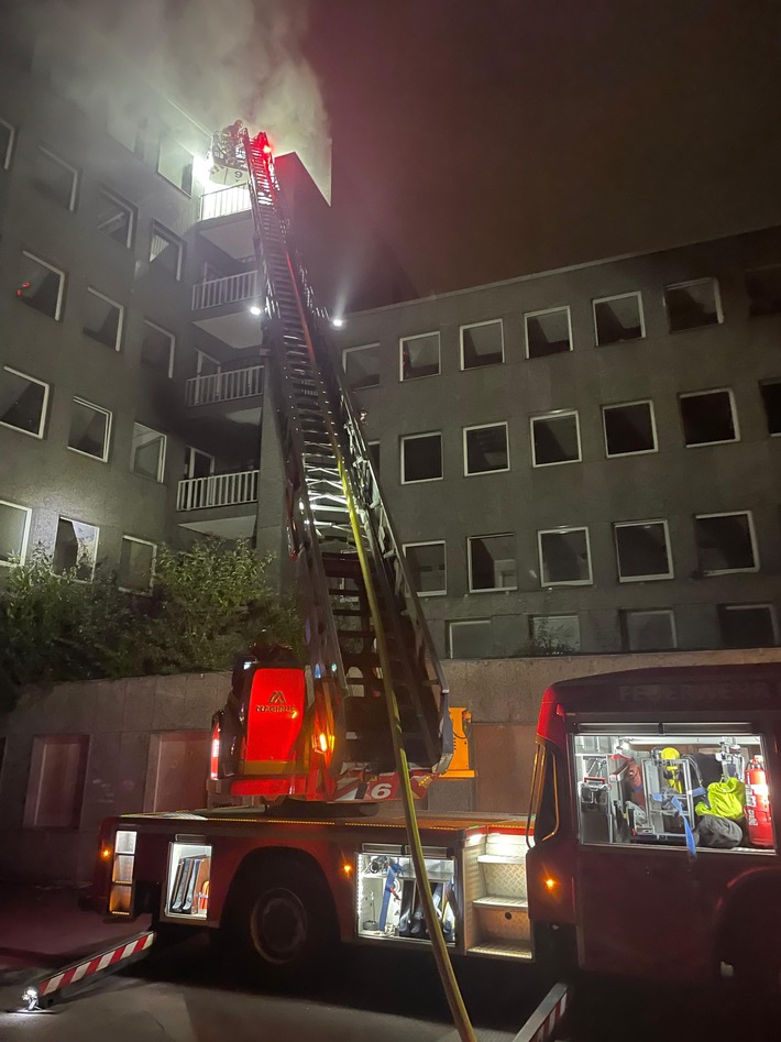 FW-E: Brandereignis in leerstehendem Bürogebäude