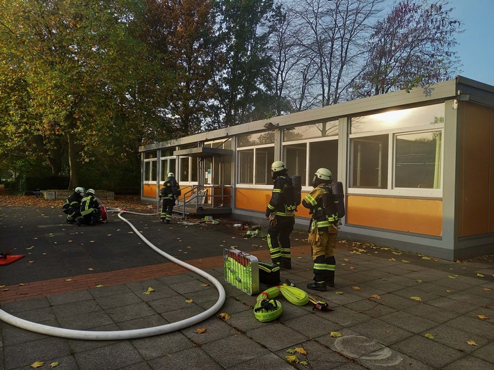 FW-EN: Kleinbrand am Friedrich Harkort Gymnasium mit zwei verletzten Personen