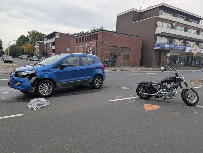POL-WHV: Verkehrsunfall zwischen Motorrad und Pkw - Vollsperrung des Mühlenwegs