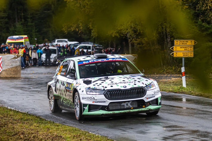 Rallye Japan: Škoda Fabia RS Rally2 Crew strebt WRC2 Challenger-Gesamtführung an
