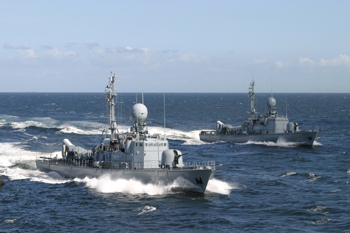 Deutsche Marine - Pressemeldung/ Pressetermin: Kommandoübergabe bei Schnellbooten in Warnemünde