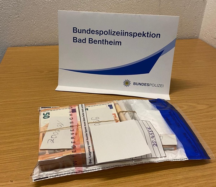BPOL-BadBentheim: Verdacht der Geldwäsche / Bundespolizei stellt 20.000 Euro sicher