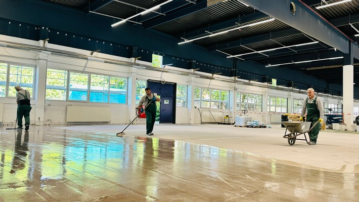 LIQUID INDUSTRY FLOORS GERMANY / Weiterer Text über ots und www.presseportal.de/nr/178866 / Die Verwendung dieses Bildes für redaktionelle Zwecke ist unter Beachtung aller mitgeteilten Nutzungsbedingungen zulässig und dann auch honorarfrei. Veröffentlichung ausschließlich mit Bildrechte-Hinweis.