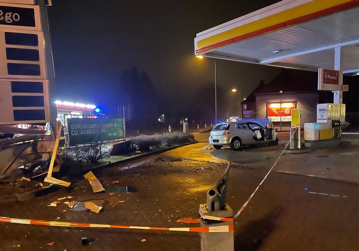 FW Celle: Verkehrsunfall in Altenhagen