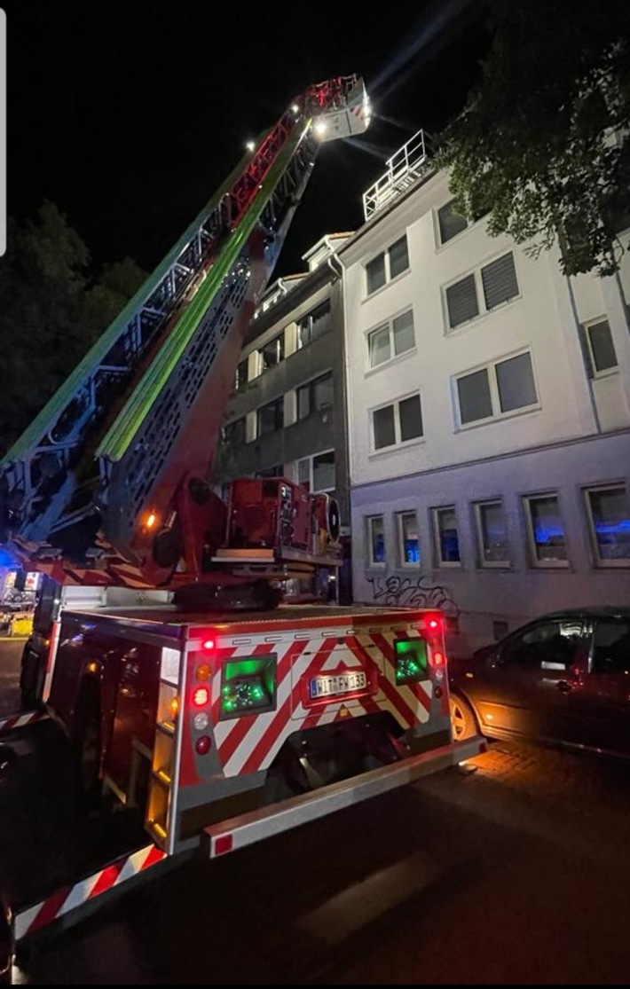 FW Witten: Wohnungsbrand in der Innenstadt: Eine Verletzte