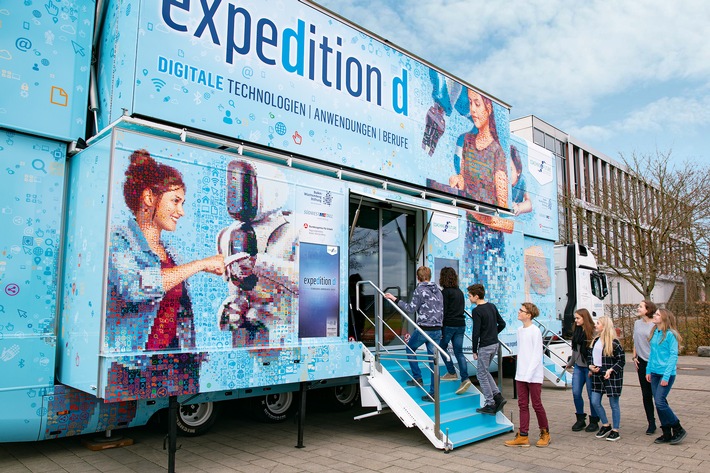 expedition d in Ettlingen (16.-17.01.): Erlebnis-Lern-Truck begeistert für digitale Arbeitswelt
