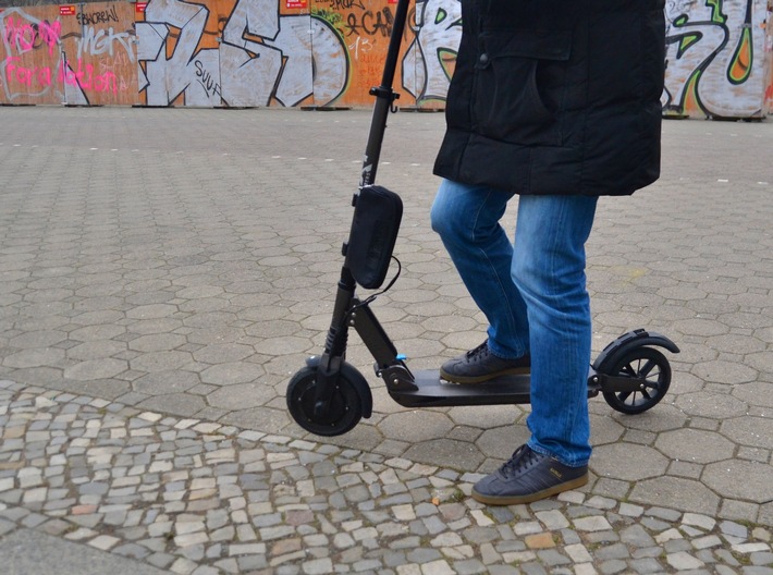 &quot;14-jährige gehören mit Elektro-Rollern nicht auf die Straße&quot; - DVW kritisiert Mindestalters und zulässige Verkehrsflächen bei Elektrokleinstfahrzeugen