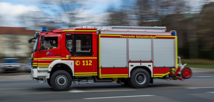 FW-GE: Ausgedehnter Kaminbrand erfordert die kurzzeitige Räumung von Schloss Berge