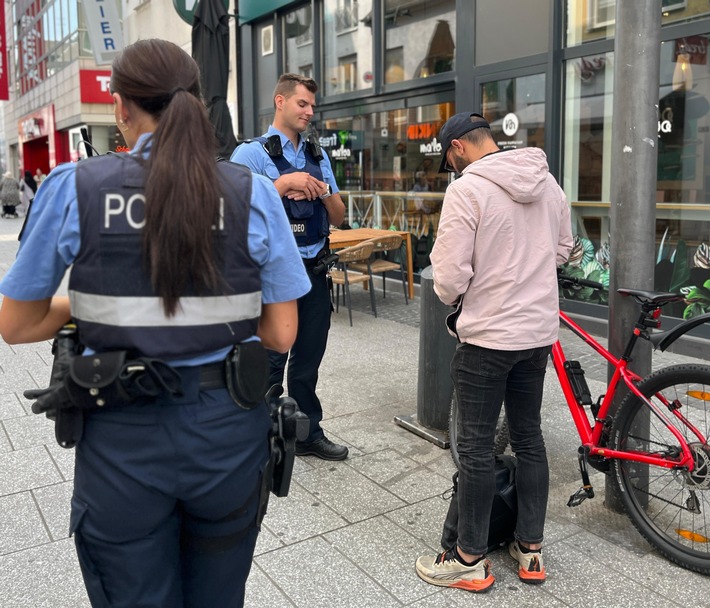 POL-PPKO: Schwerpunktkontrolle Polizei und Ordnungsamt in der Fußgängerzone