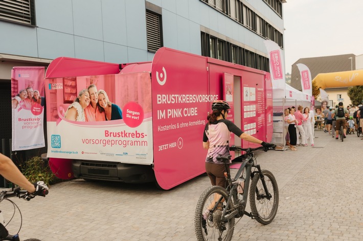 PINK CUBE Roadshow durch den Kanton Luzern erfolgreich gestartet – nächste Stopps in Luzern, Sursee und Willisau