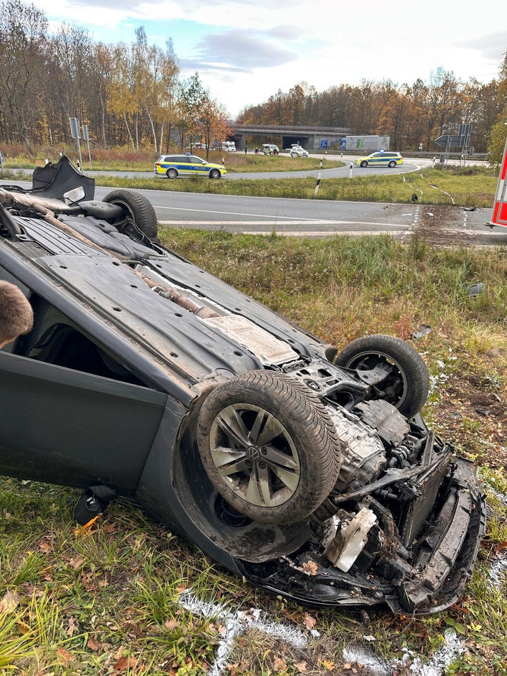 POL-HI: Flucht vor Polizei endet in einem Verkehrsunfall