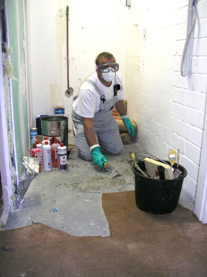 GISBAU: Service für Unternehmen (mit Bild) / Vor gefährlichen Chemikalien geschützt