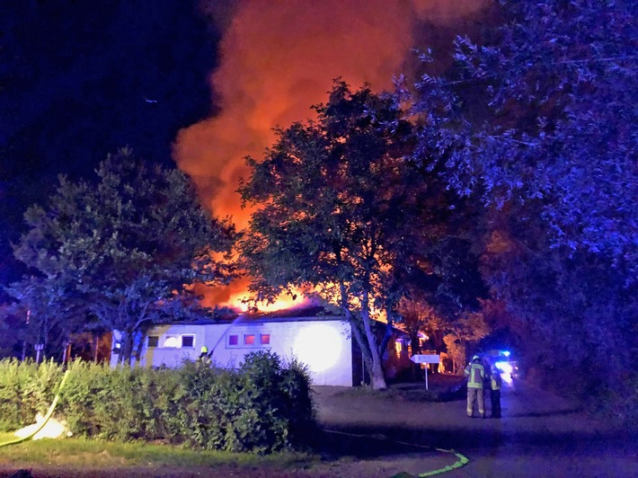 POL-ME: Vereinsheim an der Götschenbeck durch Feuer total zerstört - Ratingen - 2008005