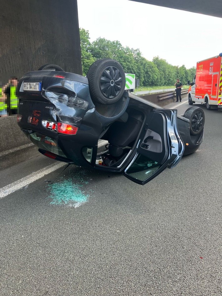 POL-BI: Unfall nach Sekundenschlaf