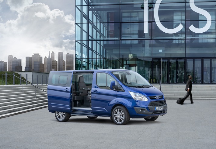 Neue Ford Tourneo Custom "Business Edition": mobiles Büro und geräumiges Freizeitmobil in einem (FOTO)