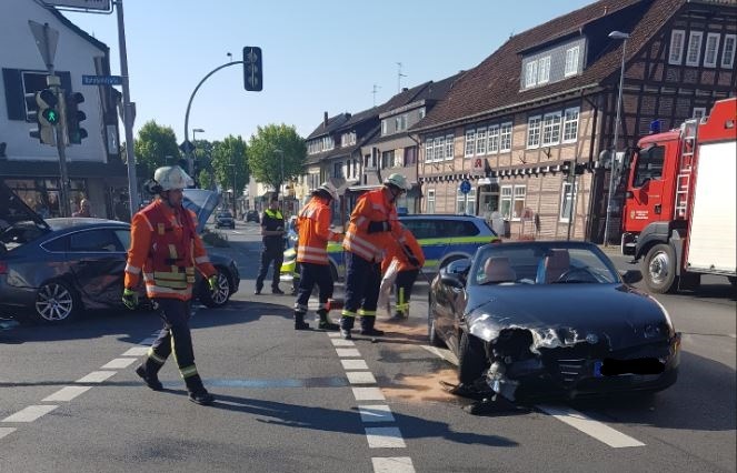 POL-CE: Bergen - Celler Straße (B 3) nach Verkehrsunfall halbseitig gesperrt