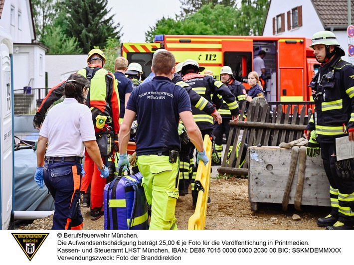 FW-M: Bauarbeiter verletzt sich schwer (Lochhausen)