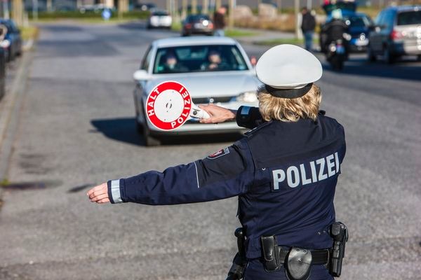 POL-REK: Fahrer erheblich zu schnell - Kerpen