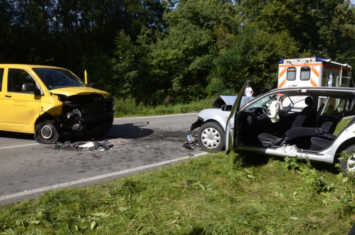 KFV-CW: Frontalkollision zweier Fahrzeuge auf der Neubulacher Steige L348. Beide Fahrerinnen schwer verletzt.