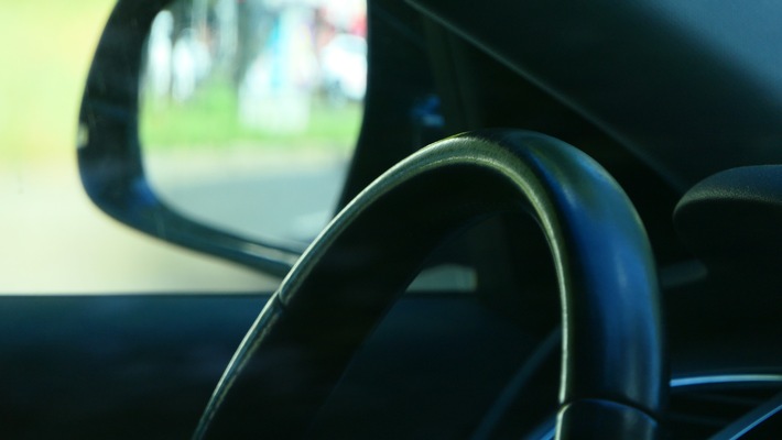 Autonomes Fahren: Sicherheitsgewinn muss sich in der Praxis beweisen