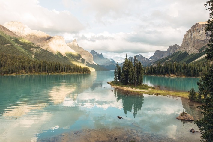 Spirit Island in Maligne Lake, Jasper National Park, Alberta. / Weiterer Text über ots und www.presseportal.de/nr/162492 / Die Verwendung dieses Bildes ist für redaktionelle Zwecke unter Beachtung ggf. genannter Nutzungsbedingungen honorarfrei. Veröffentlichung bitte mit Bildrechte-Hinweis.