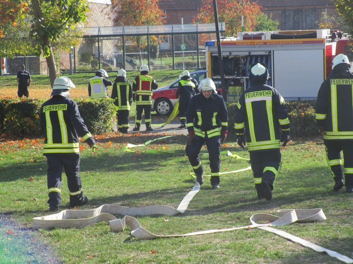 FW Borgentreich: Übungstag der Freiwilligen Feuerwehren der Stadt Borgentreich. 
Am Samstag den 20.10.2018 führten die Feuerwehren der Stadt Borgentreich einen Übungstag durch.