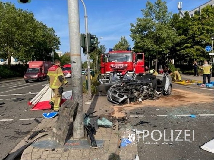 POL-PPWP: Verkehrsunfall in der Mainzer Straße