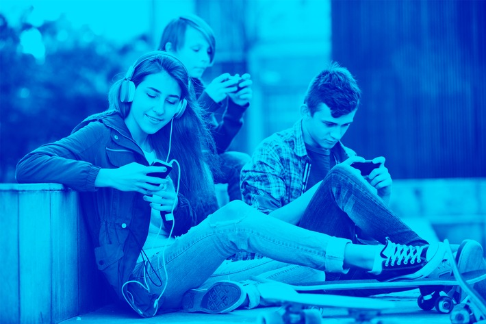 Nouvelle étude: toutes les 5 minutes, les jeunes entre 16 et 19 ans sont exposés à des stimuli en lien avec l