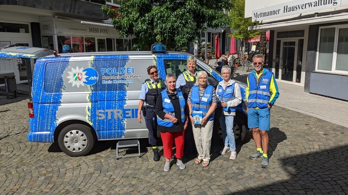 POL-ME: Gemeinsamer Info-Stand mit den Mettmanner ASS!en am "Streifenwagen" - Mettmann - 2207142