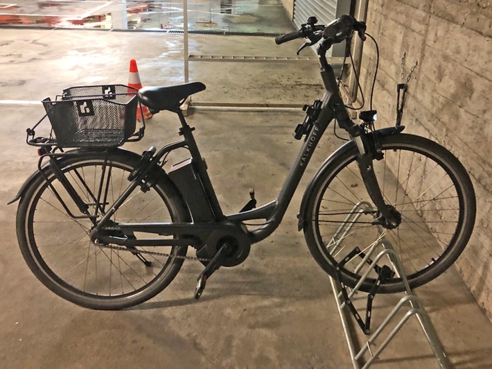 POL-ME: Mehrfach volltrunken vom E-Bike gestürzt - Velbert - 2106043