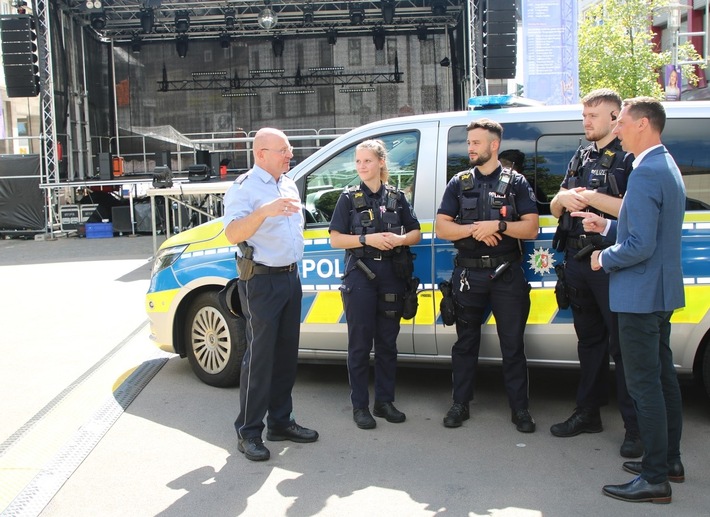 POL-SI: Siegener Stadtfest 2025 - Kreispolizeibehörde Siegen-Wittgenstein leistet mit starken Kräften wichtigen Beitrag zur Sicherheit