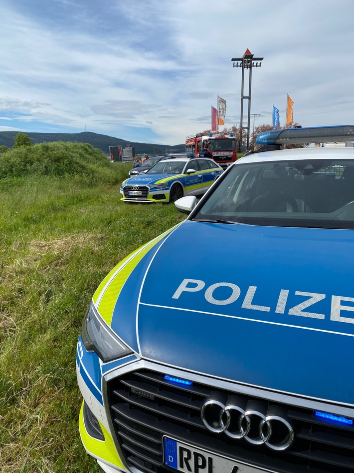 POL-PDNW: Drei Personen bei Verkehrsunfall verletzt