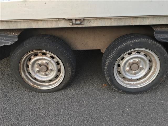 POL-PPWP: Überladenen Transporter aus dem Verkehr gezogen